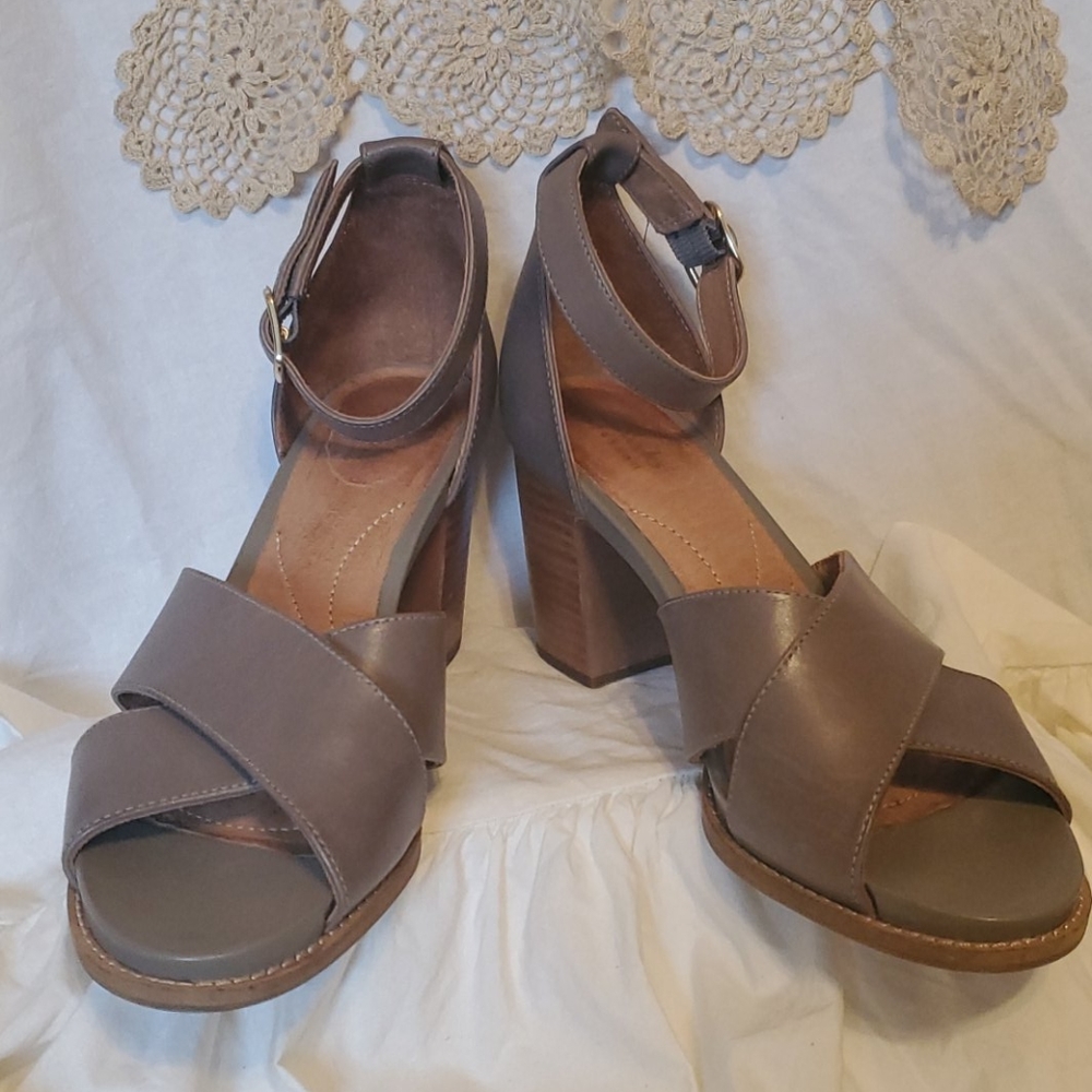 Clarks Ankle Strap